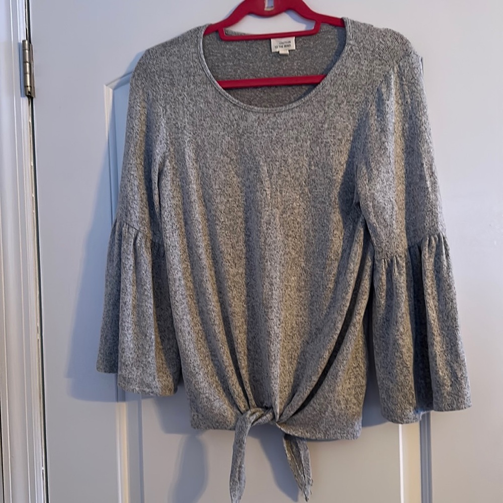 Caution to the wind | super soft gray top